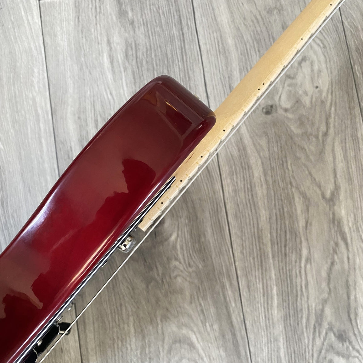 Crimson Red Electric Guitar – Full‑Size, Single Cutaway, Maple Neck & Fretboard13
