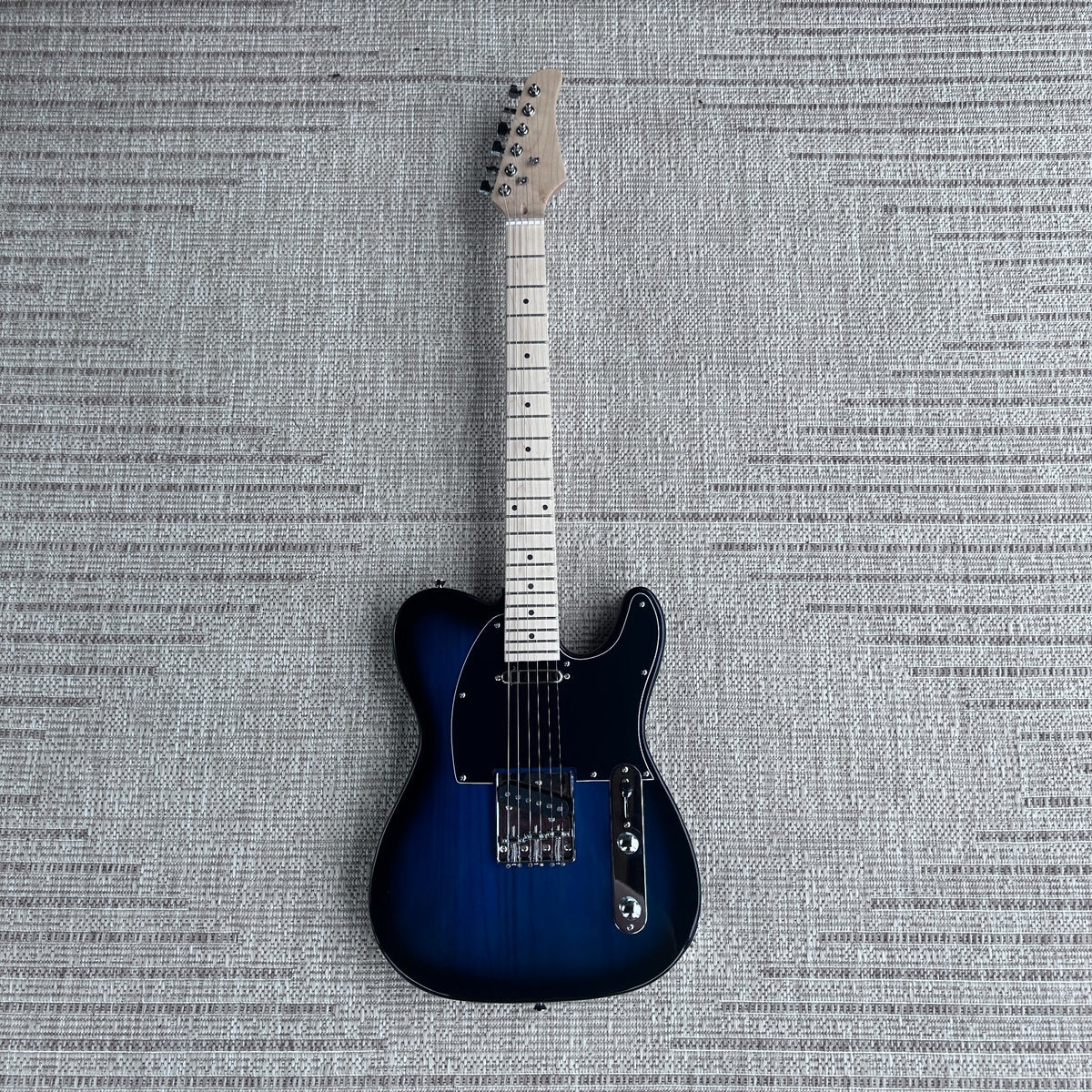 Full-Size Trans Blue Electric Guitar with Maple Neck Gig Bag and Accessories5