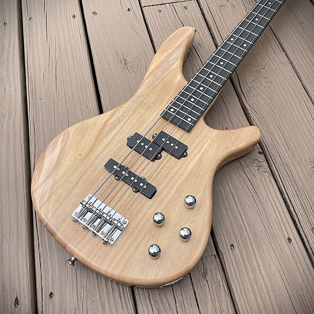 Full-Size Natural Bass Guitar with High Gloss Finish, 24-Frets, S-S Pickups3