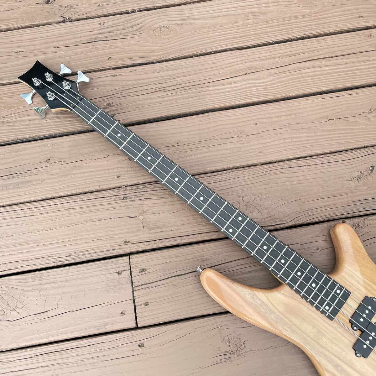 Full-Size Natural Bass Guitar with High Gloss Finish, 24-Frets, S-S Pickups11