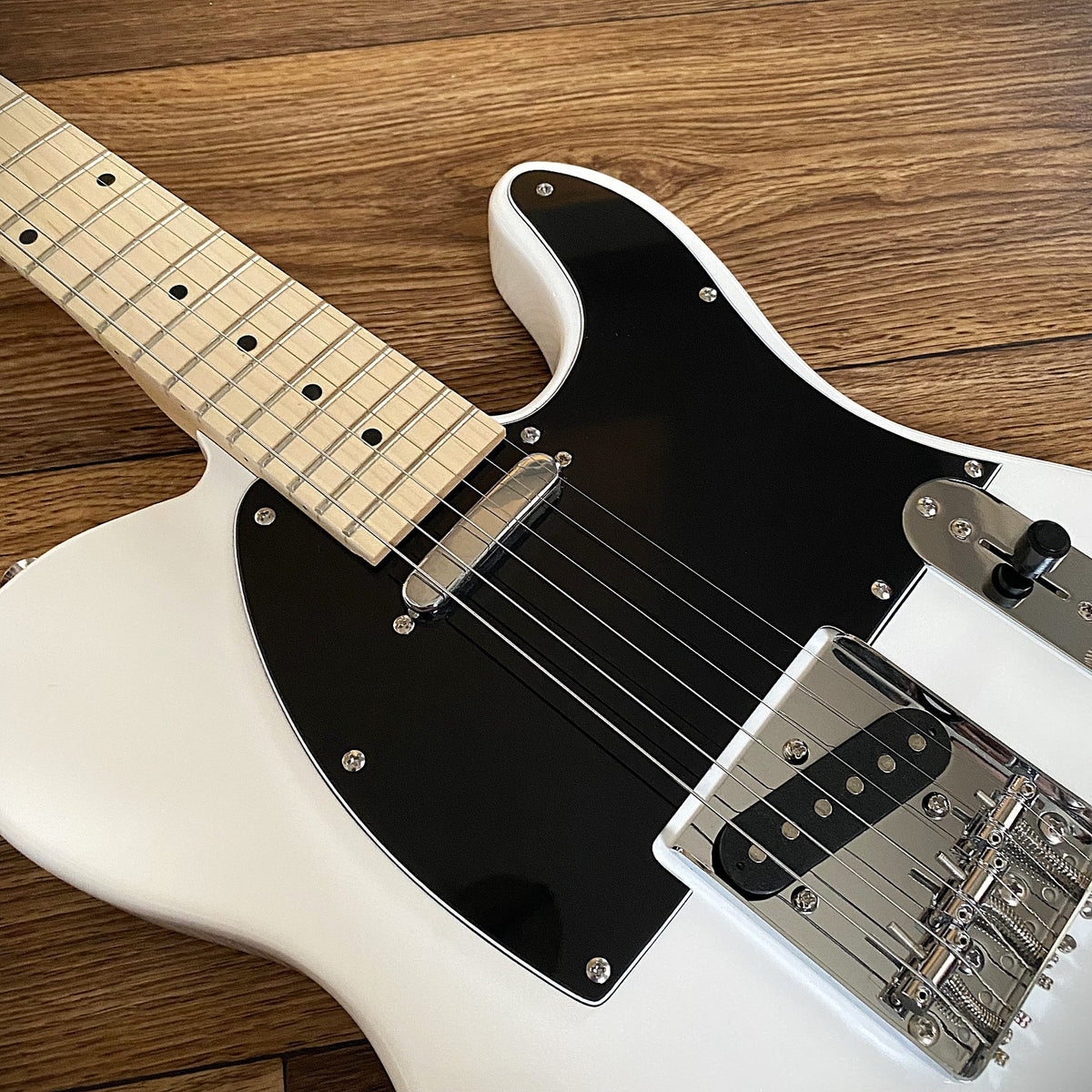 Full-Size White Electric Guitar - Single Cutaway Solid Body, Maple Fretboard7