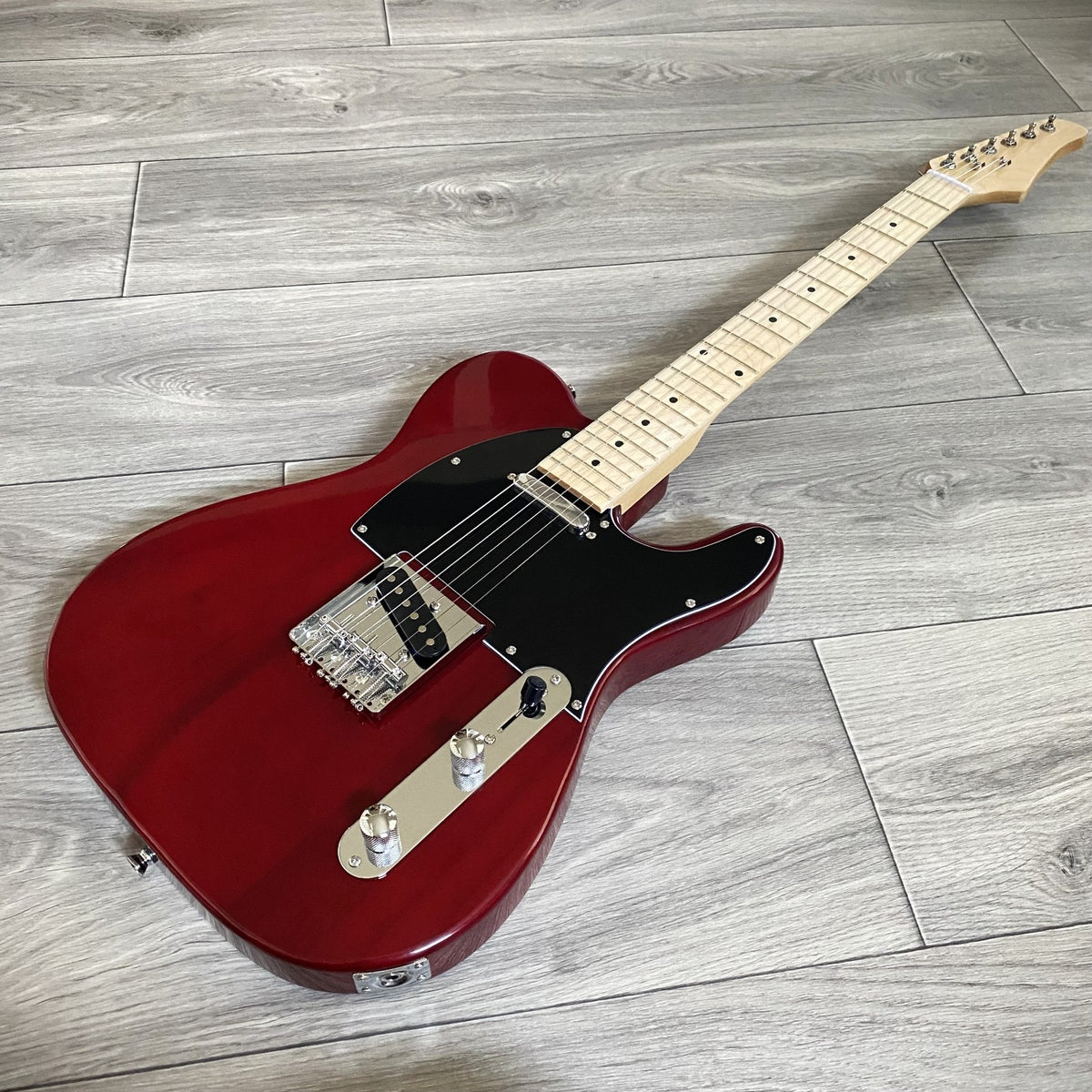 Crimson Red Electric Guitar – Full‑Size, Single Cutaway, Maple Neck & Fretboard17