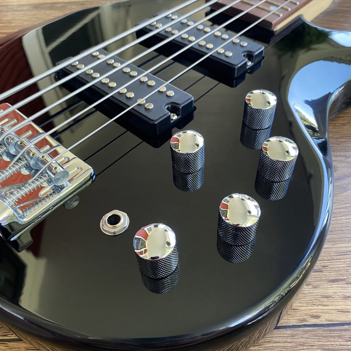 Black 5‑String Bass Guitar – Full‑Size, 24‑Fret Laurel Fretboard, HH Pickups7