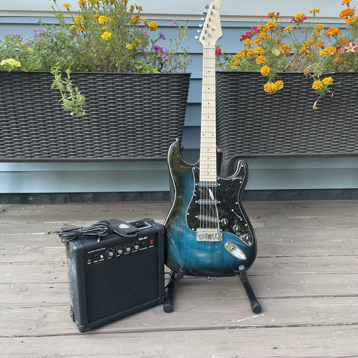 Blue Electric Guitar Starter Package with 20-Watt Amp and Accessories Full-Size5