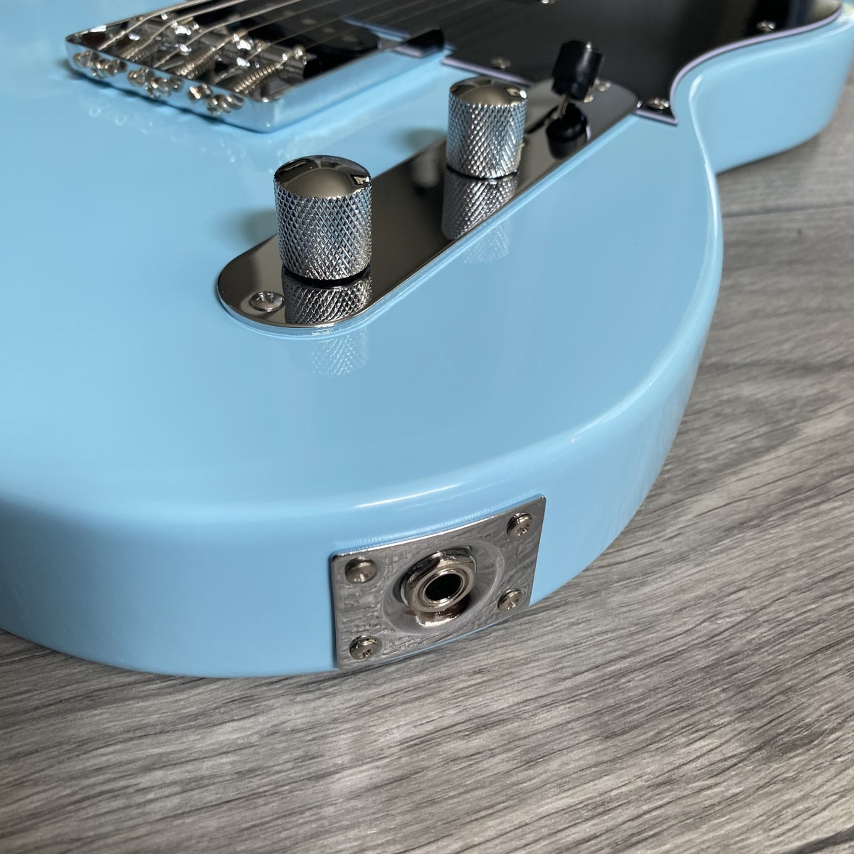 Full‑Size Arctic Blue Electric Guitar – Dual Single‑Coil Pickups, Maple Neck4