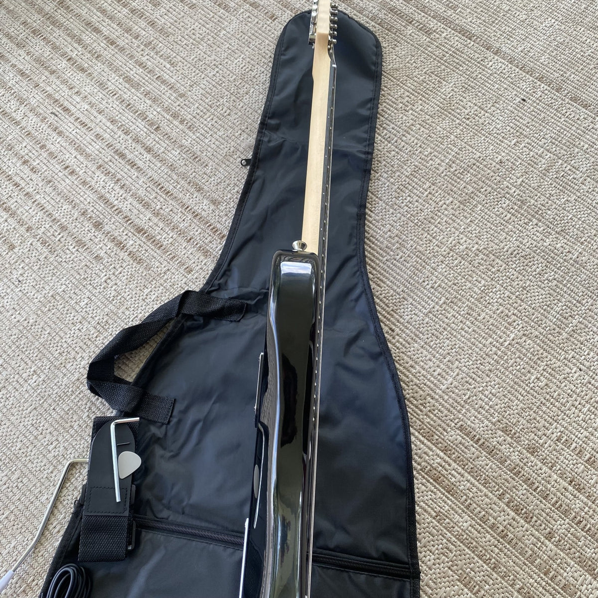 39" Full-Size Black Electric Guitar Package with Rosewood Fretboard, Maple Neck8