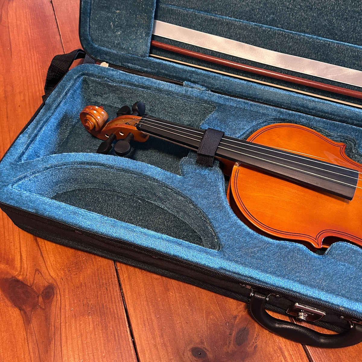 Lightweight Full Size 4/4 Square Violin Case with Hygrometer and 2 Bow Holders7