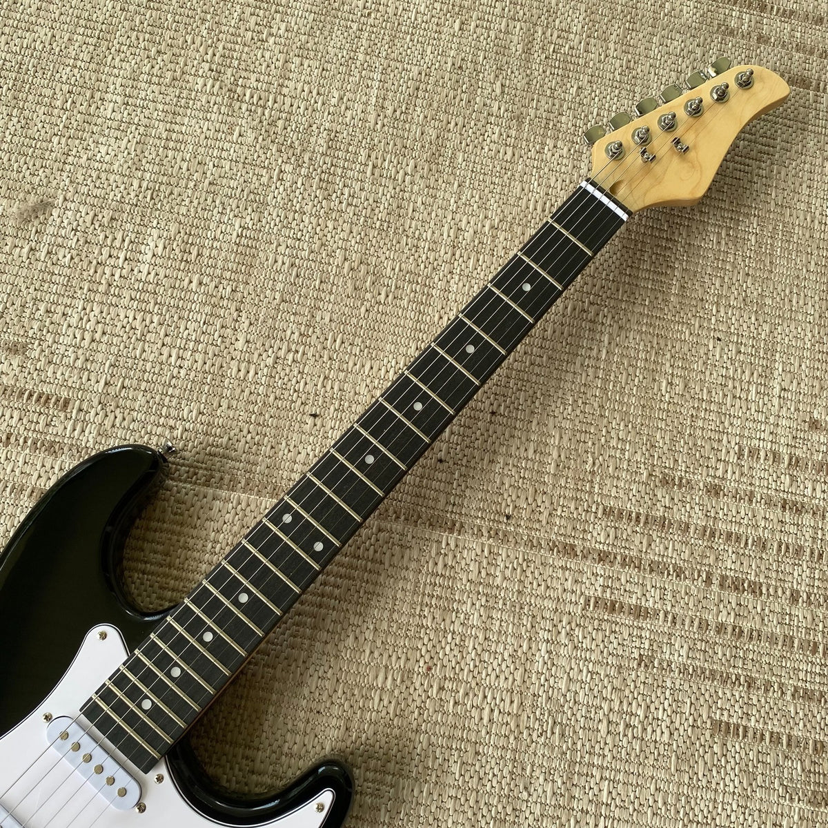 39" Full-Size Black Electric Guitar Package with Rosewood Fretboard, Maple Neck7