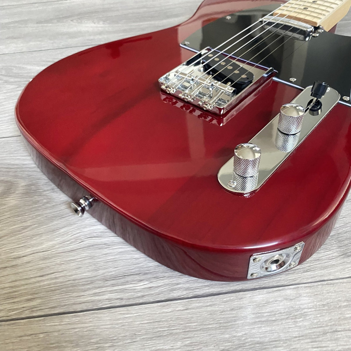 Crimson Red Electric Guitar – Full‑Size, Single Cutaway, Maple Neck & Fretboard10