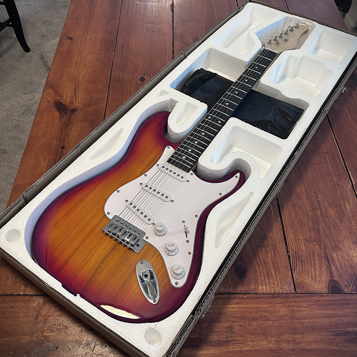 Cherry Sunburst Electric Guitar Package with Gig Bag, S-S-S Pickups, Full-Size3