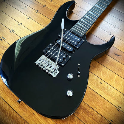 Full‑Size 24‑Fret Electric Guitar – Sawtooth Inlays, HSH Pickups, Tremolo Bridge1
