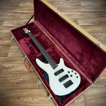Bass Guitar Hard Case – Fits Jazz & P Style, Lockable 4 & 5 String Basses w/ Key4