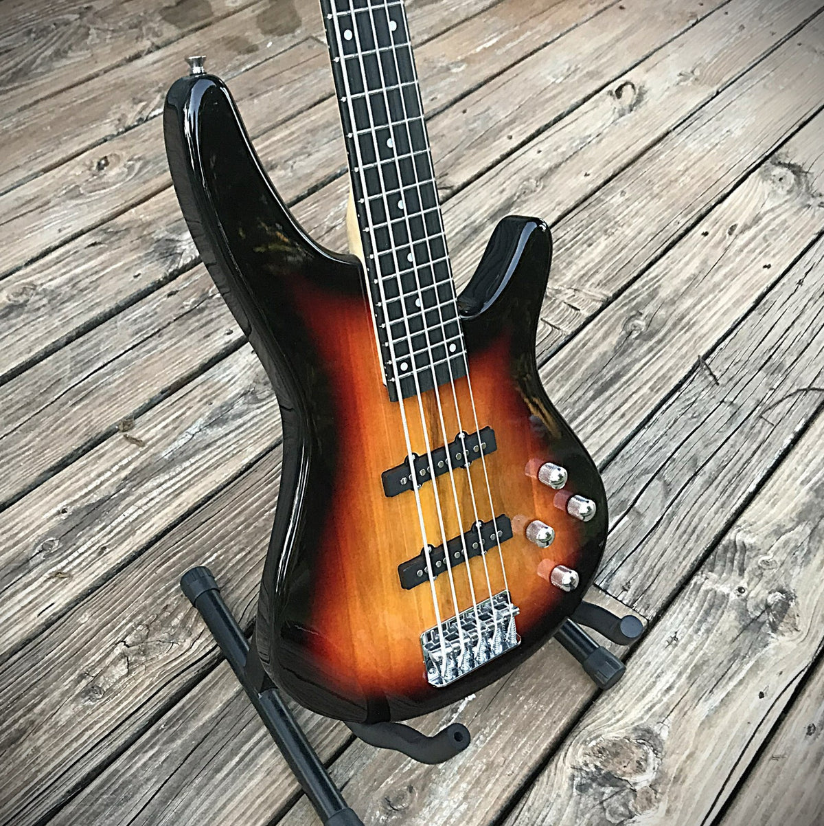 Sunburst 5 String Electric Bass Guitar 24-Frets with Gig Bag and Accessories7