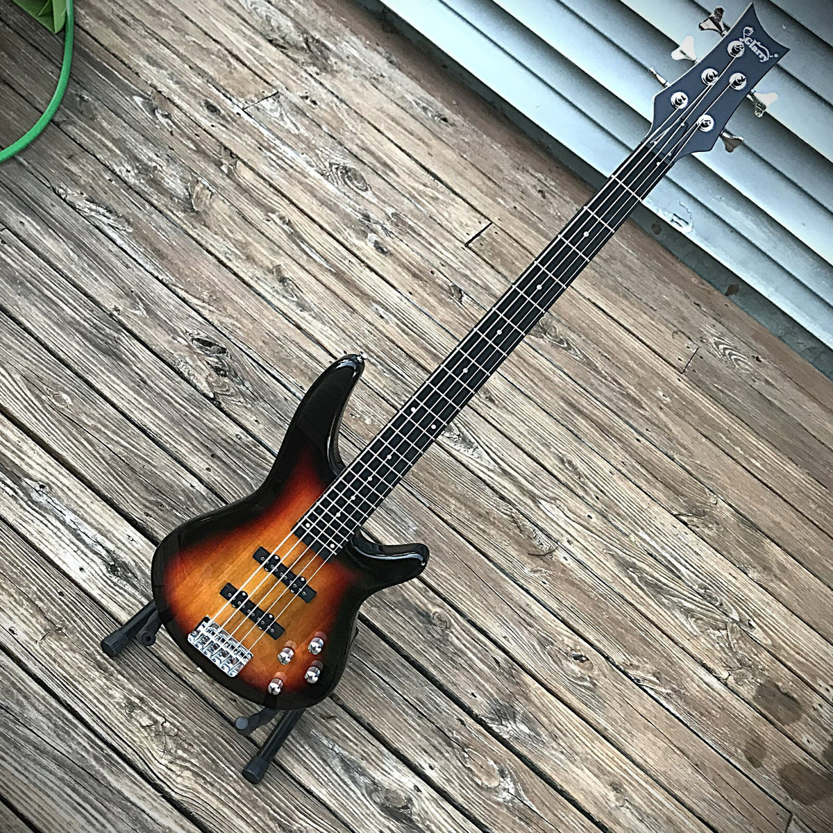 Sunburst 5 String Electric Bass Guitar 24-Frets with Gig Bag and Accessories8