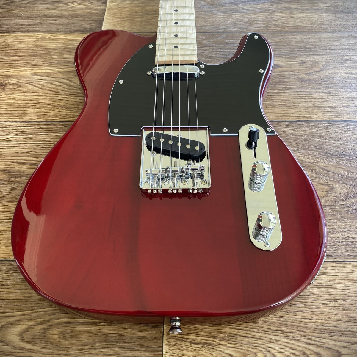 Crimson Red Electric Guitar – Full‑Size, Single Cutaway, Maple Neck & Fretboard5