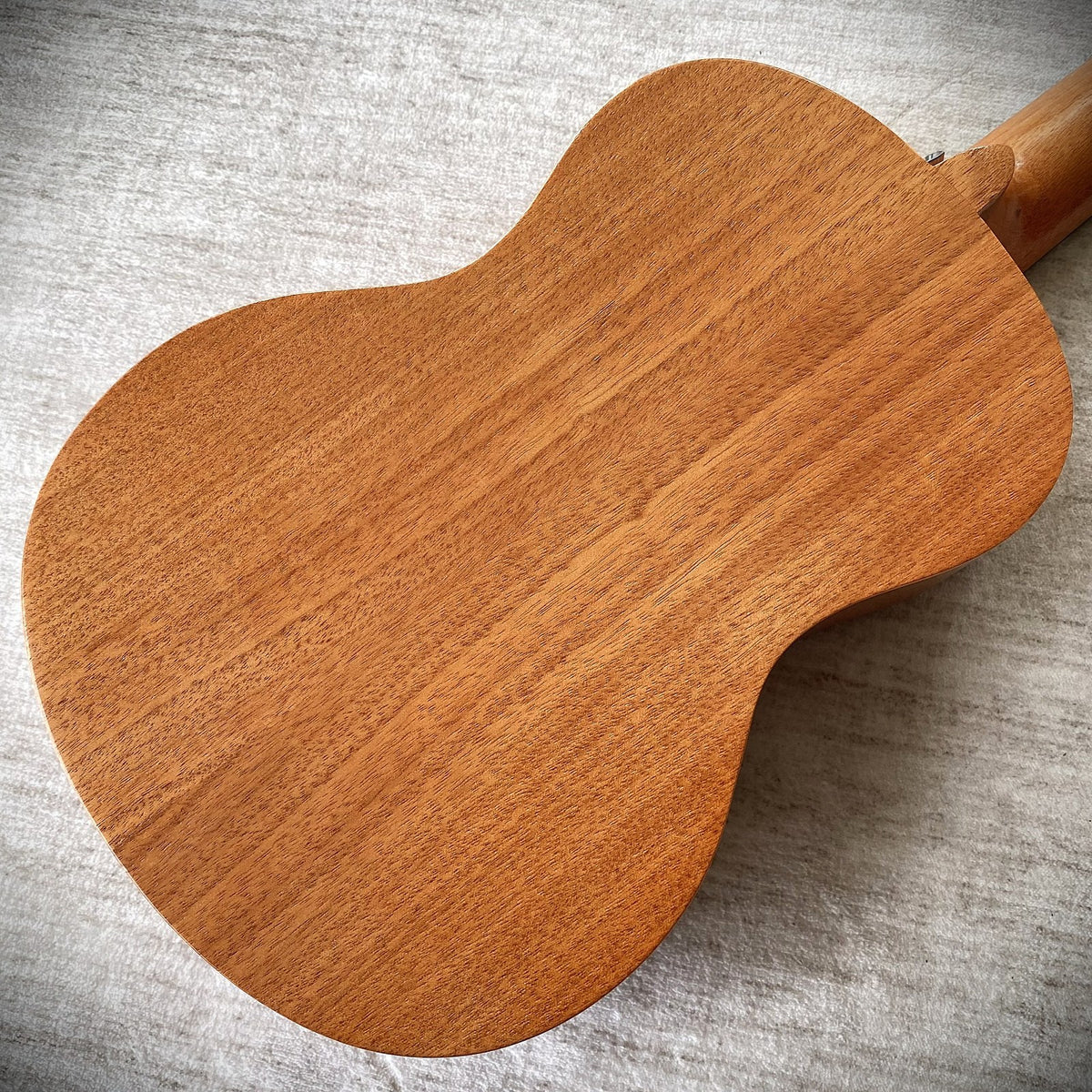26" Tenor Ukulele Mahogany Body – Starter Set with Tuner, Capo, Strap, Gig Bag3