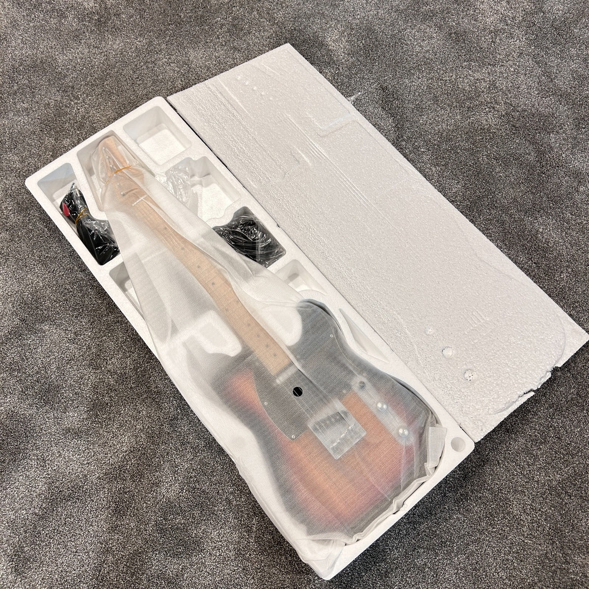 Sunburst Electric Guitar Package with Single Cutaway, Maple Fretboard, Gig Bag15