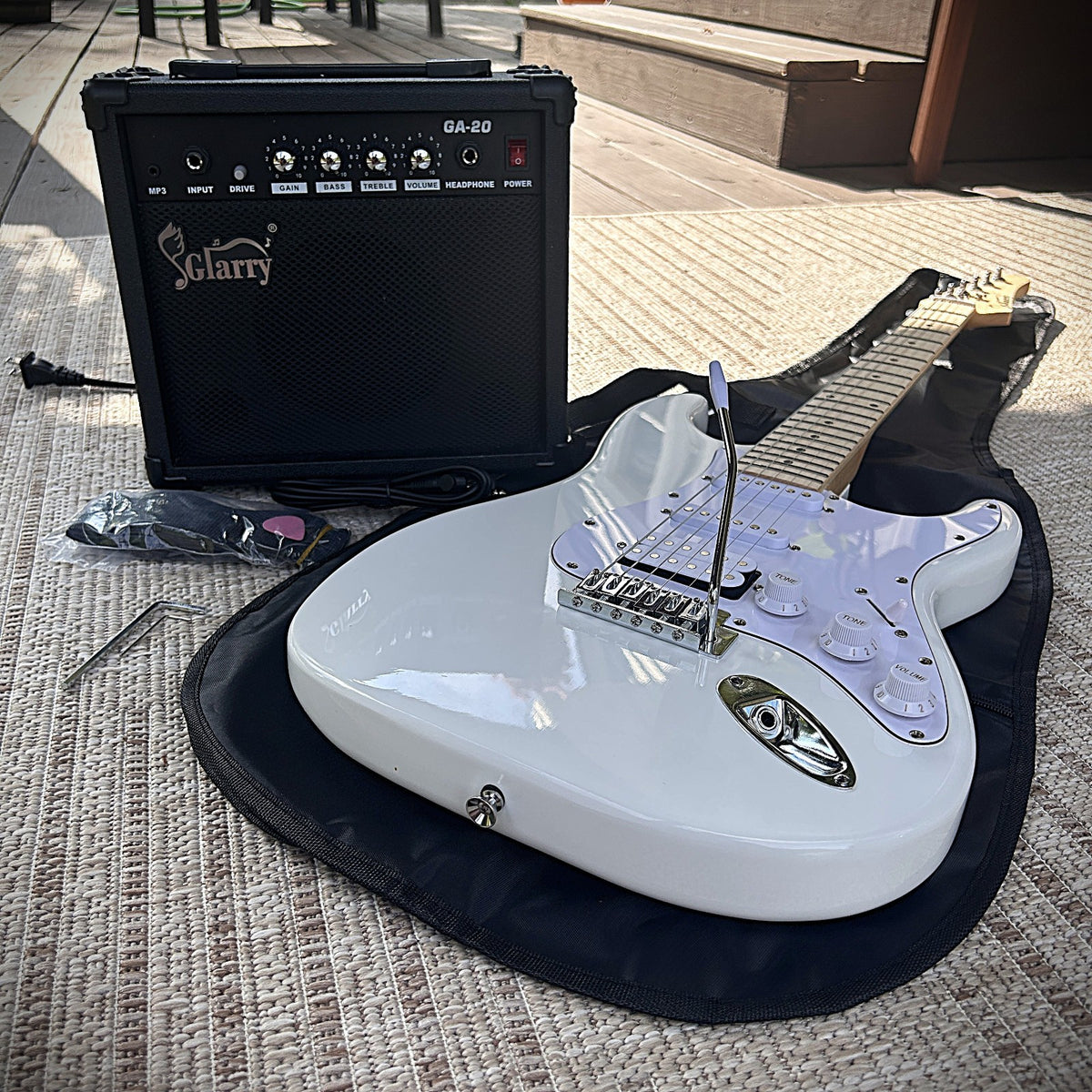 All-In-One White Electric Guitar Package with 20w Amp, Full-Size, H-S-S Pickups15
