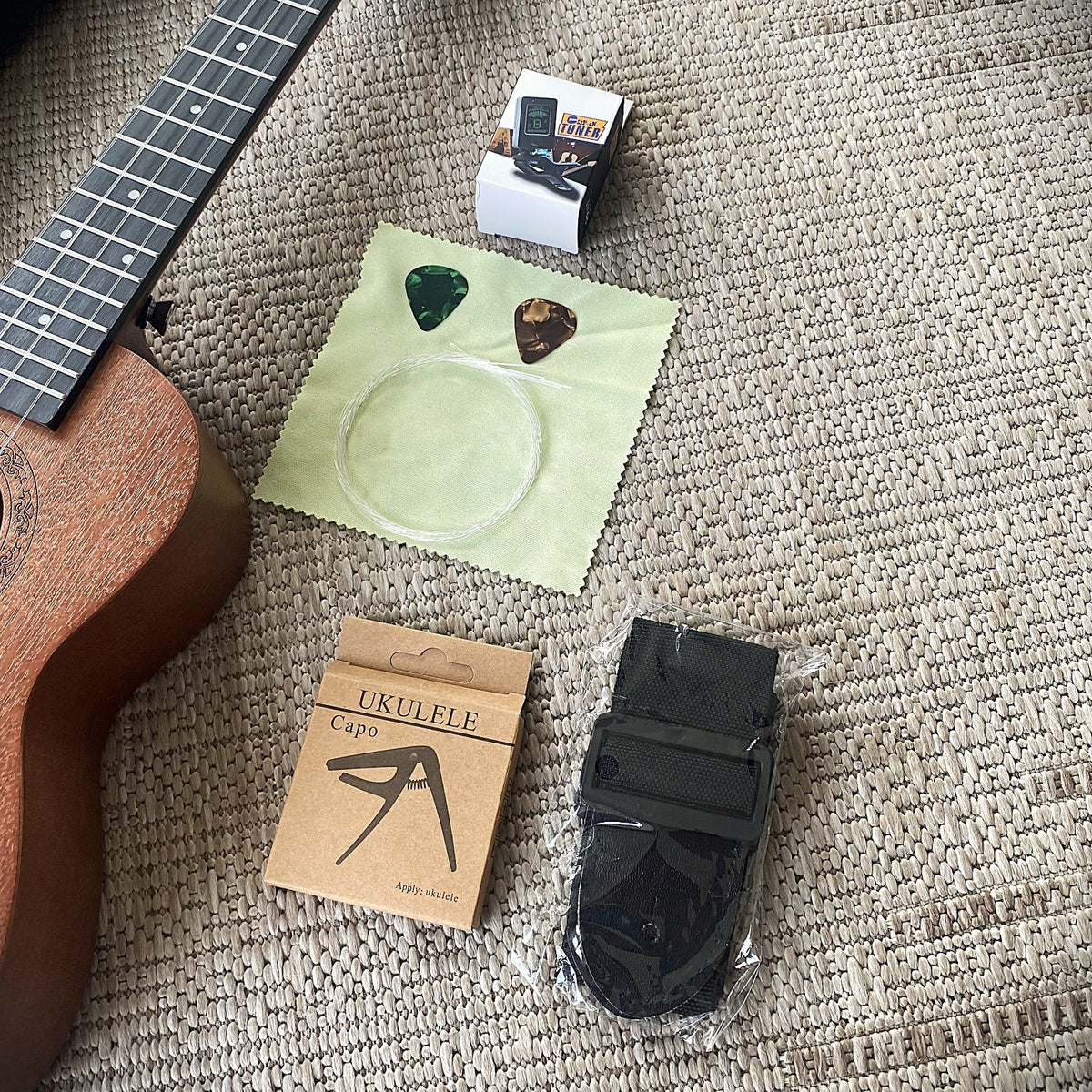 Mahogany 23" Concert Ukulele Starter Pack – with Bag, Tuner, Capo, Strap & Picks12