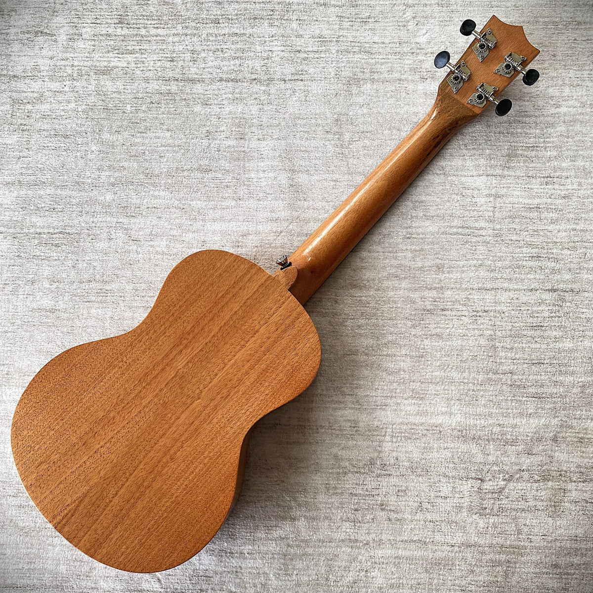 26" Tenor Ukulele Mahogany Body – Starter Set with Tuner, Capo, Strap, Gig Bag2