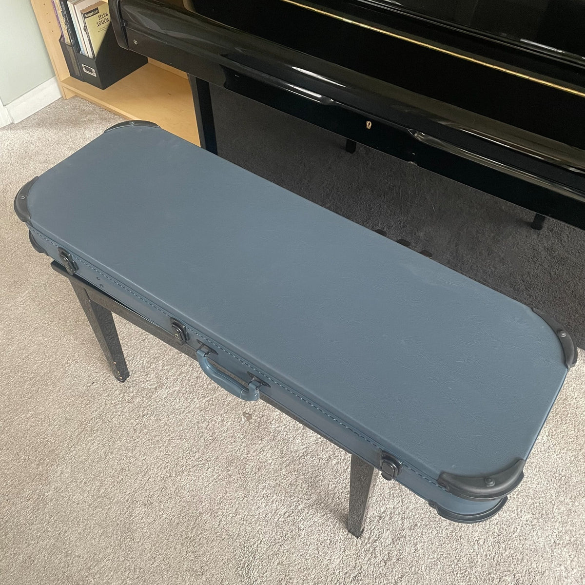 Blue Hard Shell Electric Guitar Case, Lockable with Key For Strats and Teles4