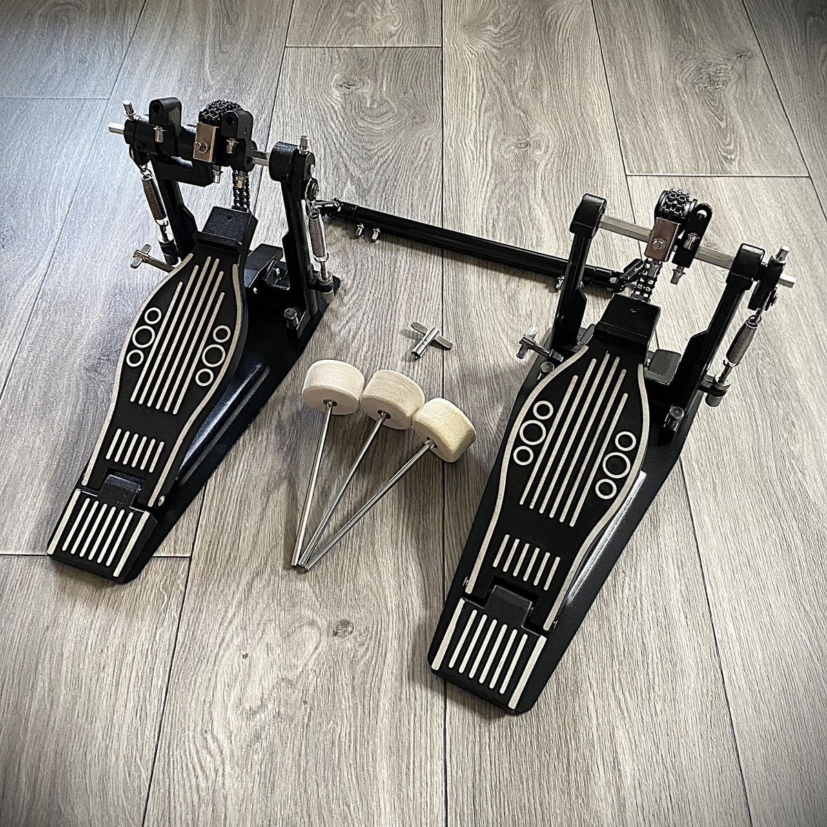 Double Bass Drum Kick Pedal, Adjustable Drive and Beaters, Wool Felt Hammers9