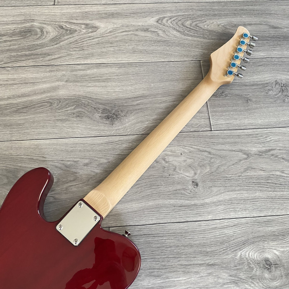 Crimson Red Electric Guitar – Full‑Size, Single Cutaway, Maple Neck & Fretboard16