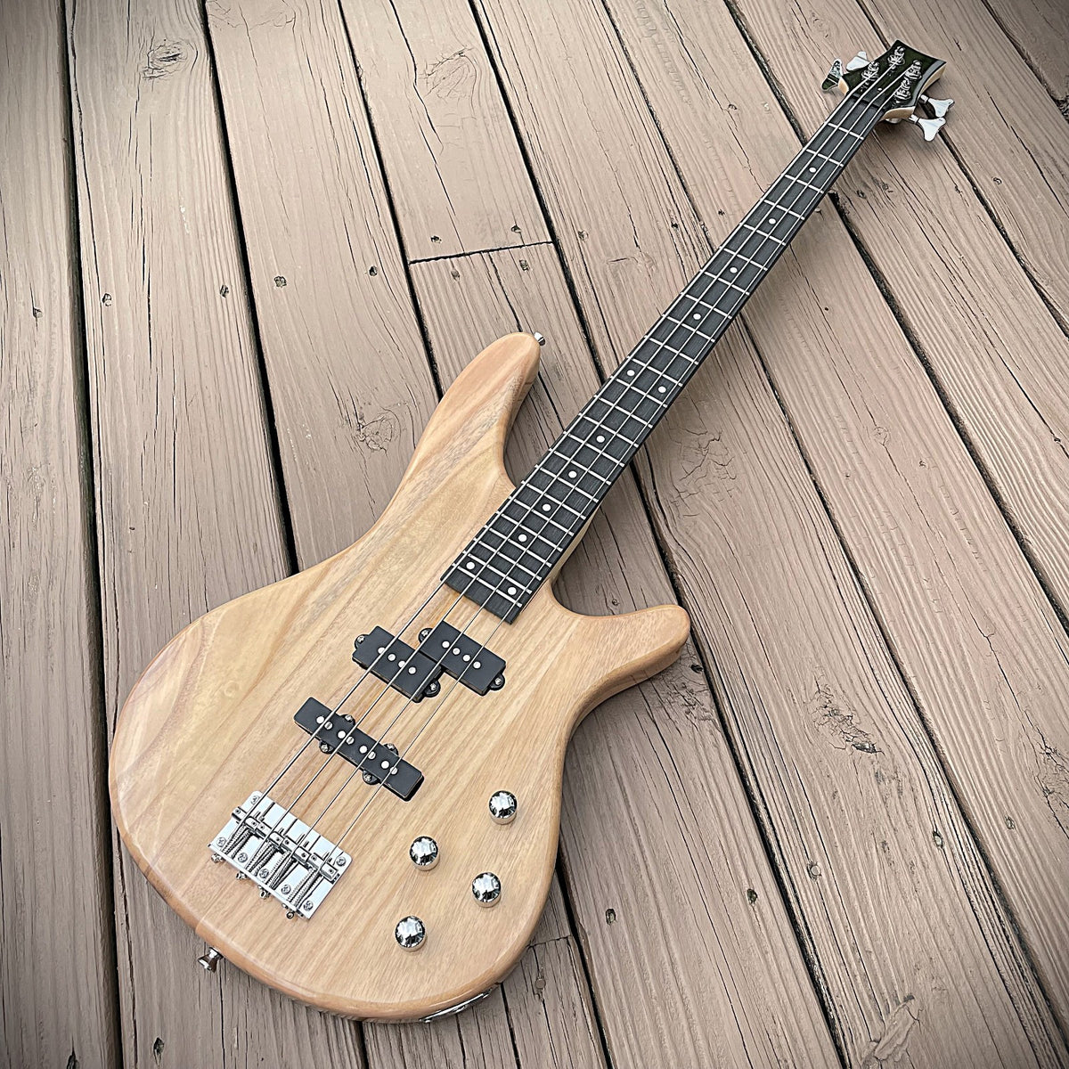 Full-Size Natural Bass Guitar with High Gloss Finish, 24-Frets, S-S Pickups2