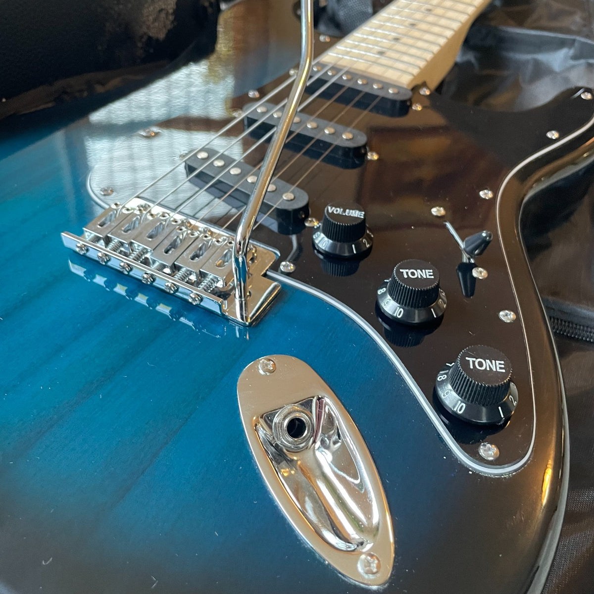 Blue Electric Guitar Starter Package with 20-Watt Amp and Accessories Full-Size2