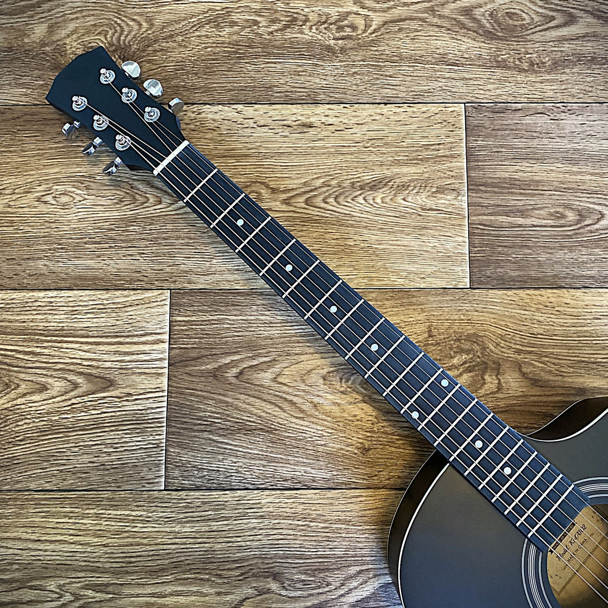 Black 41" Acoustic Electric Guitar & 15W Amp Beginner Package – Cutaway Jumbo9