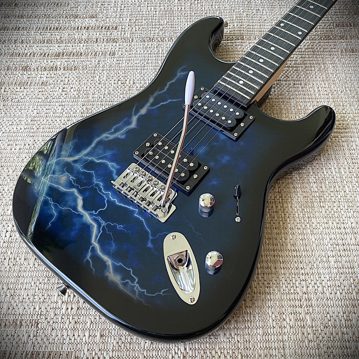 Full-Size Electric Guitar, Double Cutaway, Blue Lightning Finish, H-H Pickups2