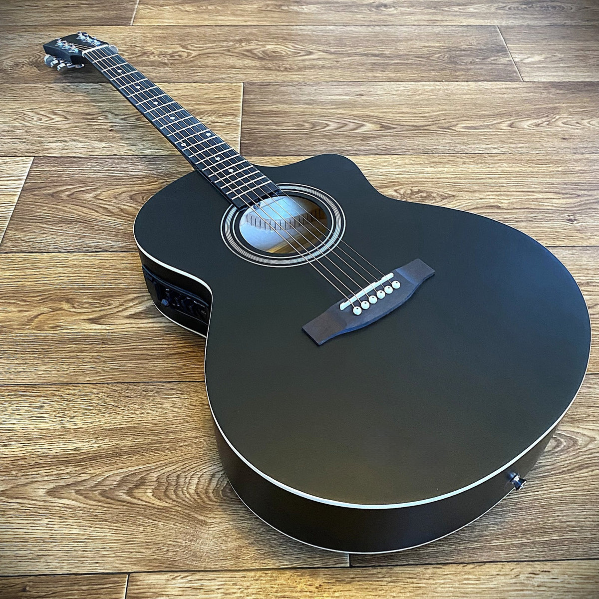 Black 41" Acoustic Electric Guitar & 15W Amp Beginner Package – Cutaway Jumbo3