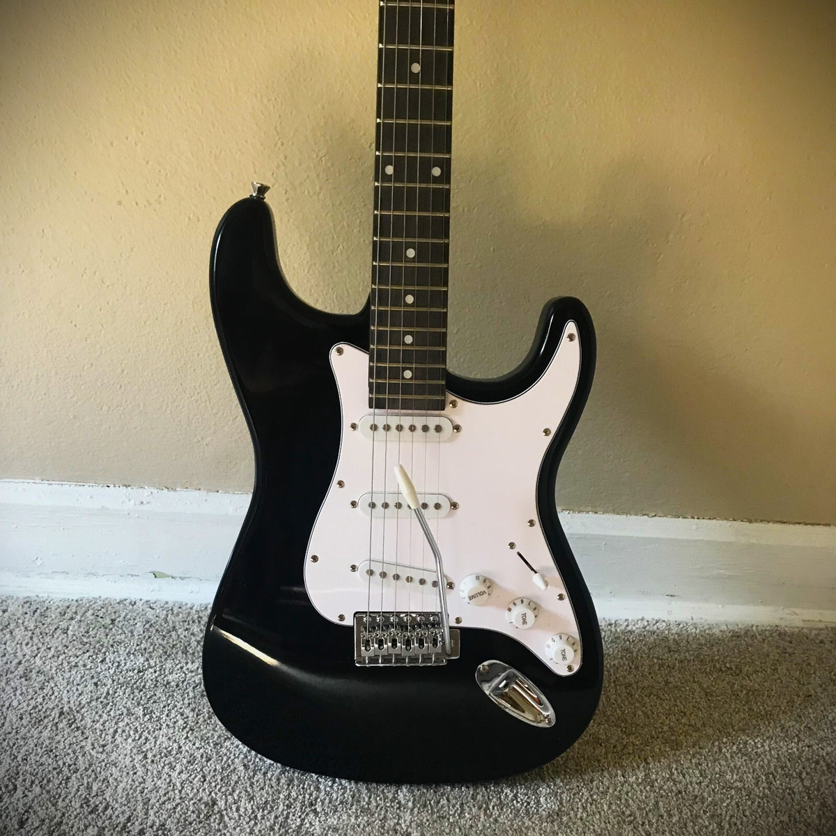 Full-Size Black Electric Guitar Package w/ Rosewood Fretboard, Gig Bag & More0