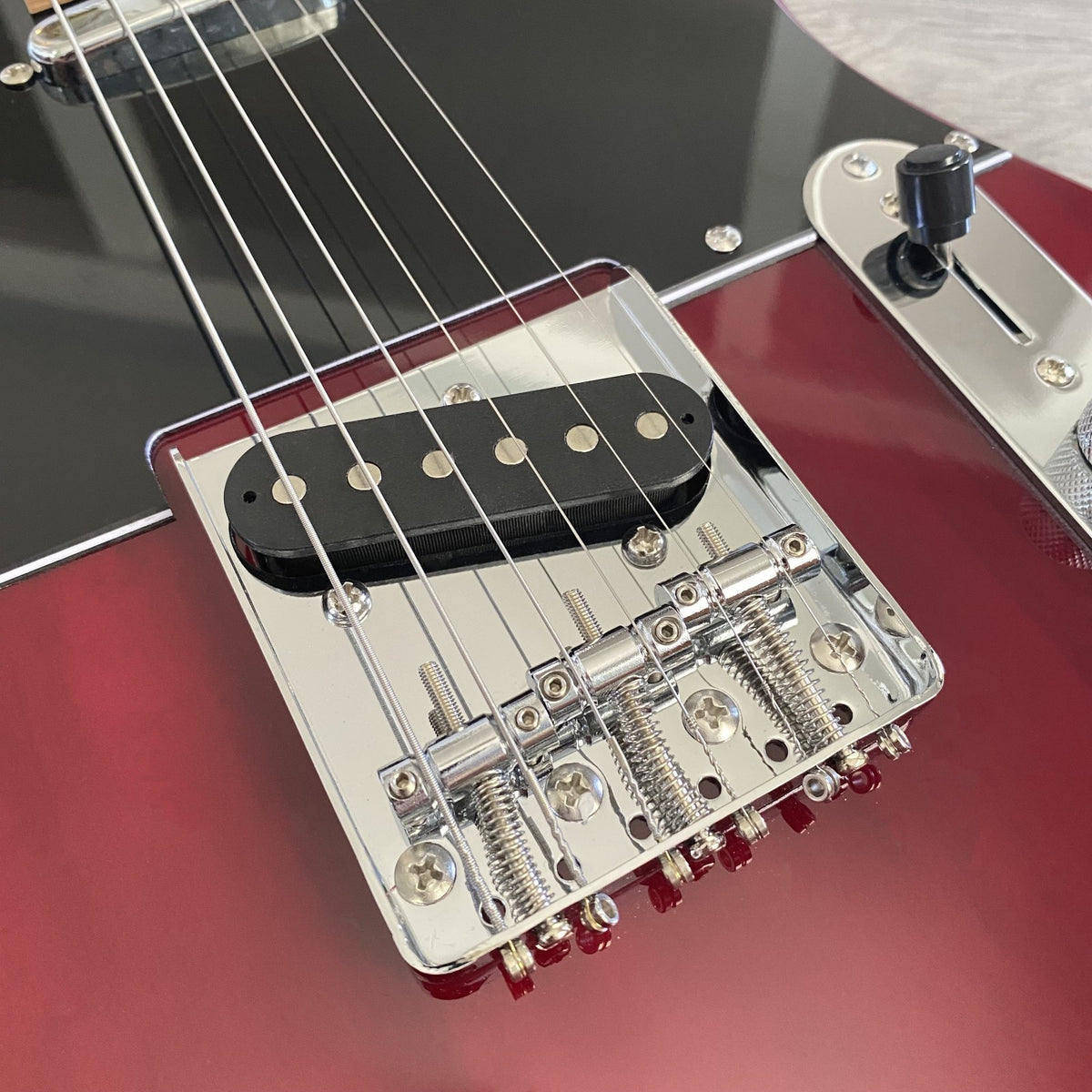 Crimson Red Electric Guitar – Full‑Size, Single Cutaway, Maple Neck & Fretboard7