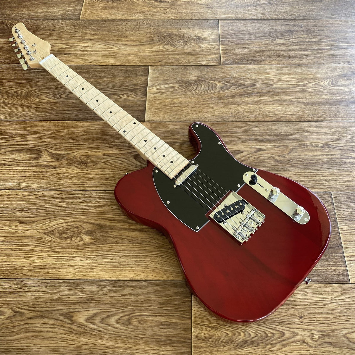 Crimson Red Electric Guitar – Full‑Size, Single Cutaway, Maple Neck & Fretboard4