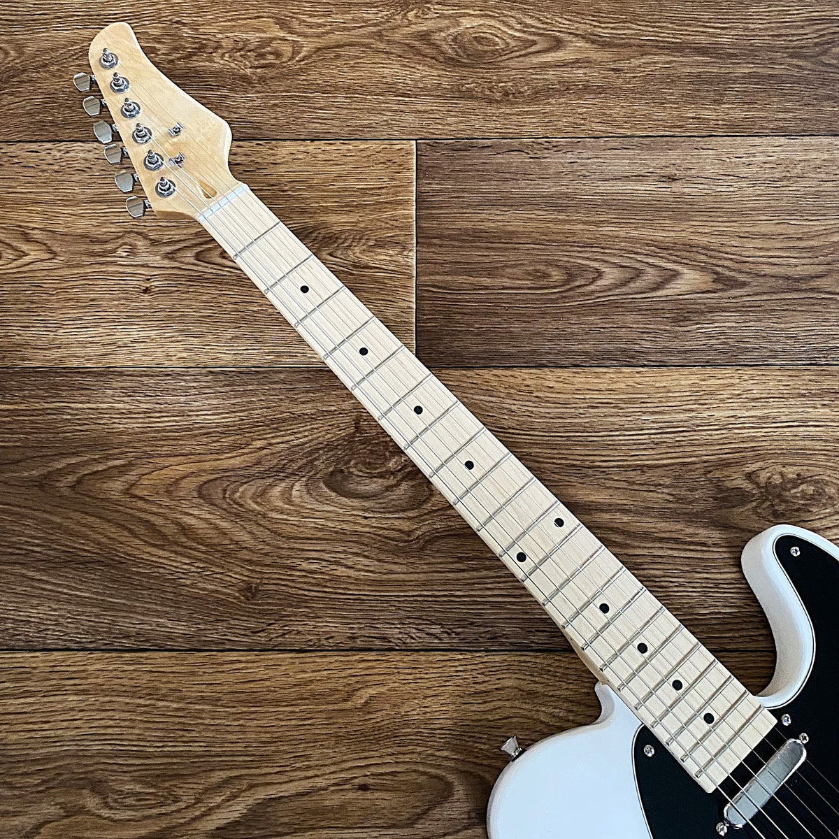 Full-Size White Electric Guitar - Single Cutaway Solid Body, Maple Fretboard6