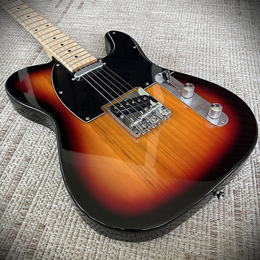 Sunburst Electric Guitar Package with Single Cutaway, Maple Fretboard, Gig Bag0