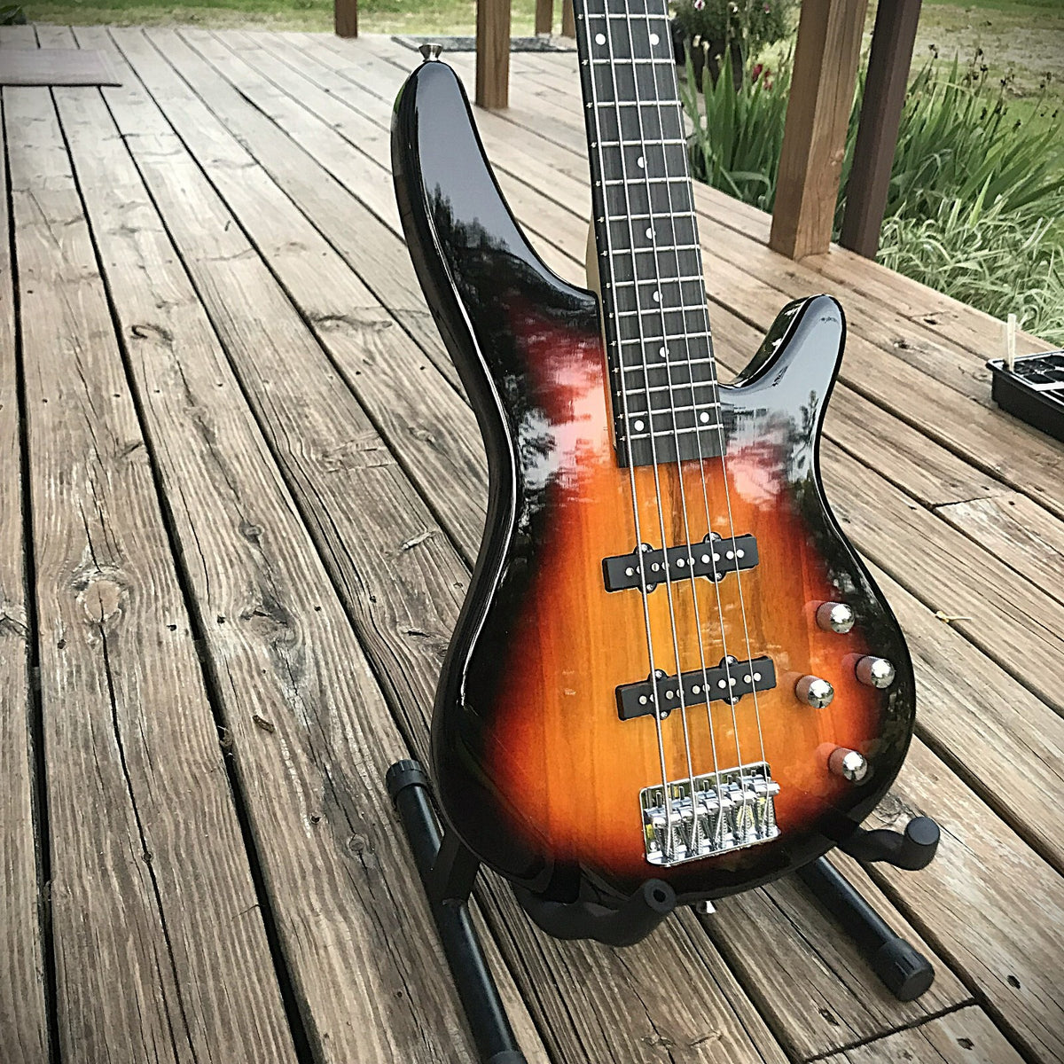 Sunburst 5 String Electric Bass Guitar 24-Frets with Gig Bag and Accessories5